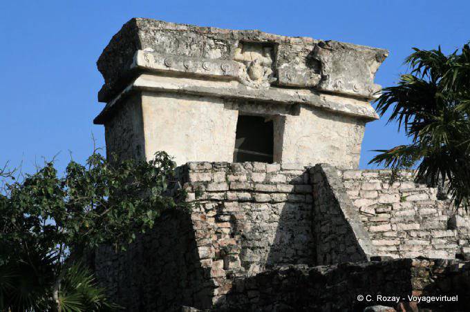 El Templo del Dios Descendente, Tulum - Mexico