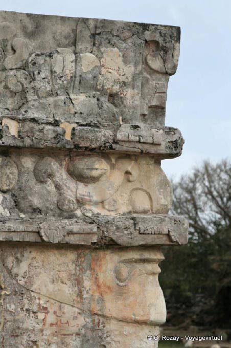 Perfil de Piedra en un rincón, el Templo de las Pinturas, Tulum - Mexico