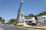 Escultura gigante, el Héroe de Chapultepec, Campeche, Mexico.
