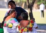 Mexicana en color local palabrería, Chichen Itza, Mexico.
