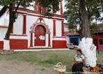 Mercado en la puerta, Templo del Cerrillo de San Cristóbal de Las Casas, Mexico.