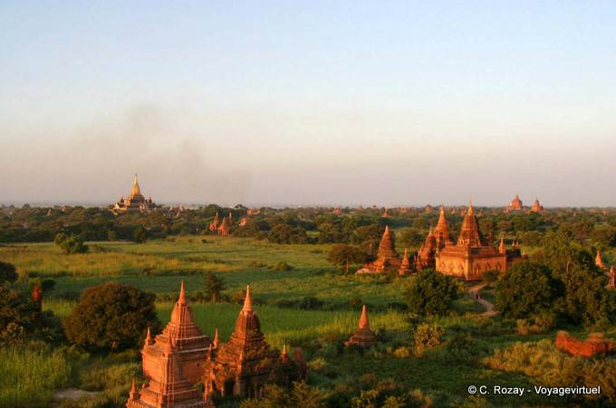 Luces de la tarde en los templos y pagodas, Bagan - Myanmar (Birmania)