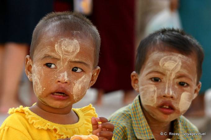 Looks de niños birmanos, Bagan - Myanmar (Birmania)