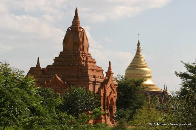 Templo detrás de la stupa de la pagoda Dhammayazika, Bagan - Myanmar (Birmania)