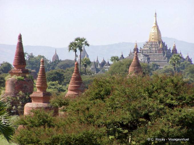 Vista desde las inmediaciones del templo de Ananda, Bagan - Myanmar (Birmania)