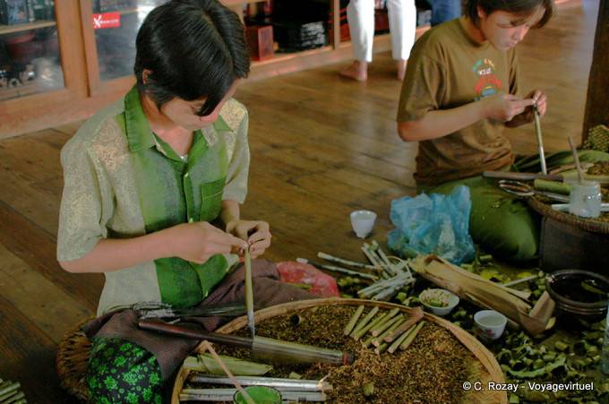 Nan Pan, incluso despuntados fabricación, Lago Inle - Myanmar (Birmania)