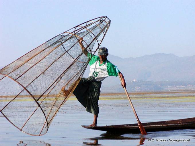 Lanzar la red, pesca en el Lago Inle - Myanmar (Birmania)