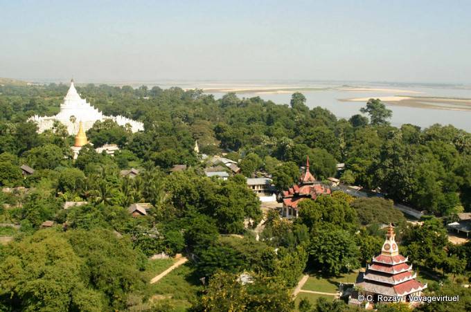 Vista de Mingun pagoda y Hsinbyume, Mandalay - Myanmar (Birmania)