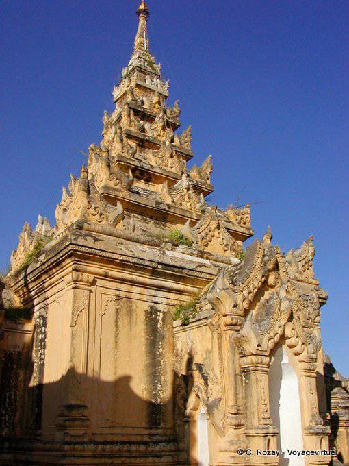 Vista de la Stupa tallada Maha Aung Mye Bonzan, Mandalay - Myanmar (Birmania)