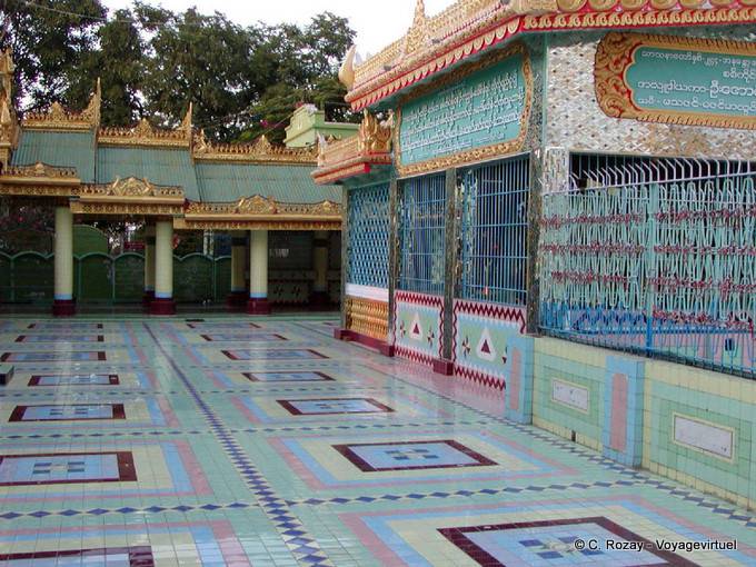 Tile loco Sun Shin U Ponnya templo, Sagaing - Myanmar (Birmania)
