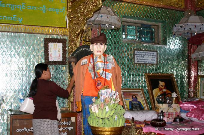 Una de las principales nats Monasterio Kalat Taung, Monte Popa - Myanmar (Birmania)