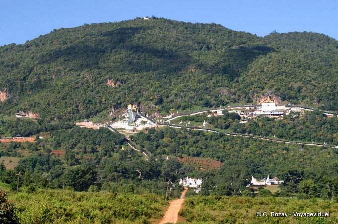 Vista general del yacimiento de las cuevas de Pindaya - Myanmar (Birmania)