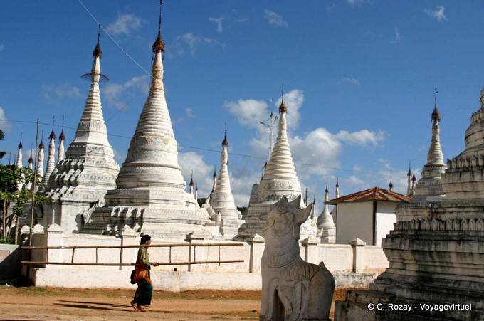 Filas de stupas blanco Shwe U Min Pagoda, Pindaya - Myanmar (Birmania)