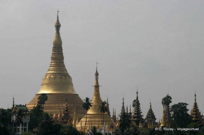 Estupa principal de la pagoda de Shwedagon y el de la Shinsawpu, Rangún - Myanmar (Birmania)