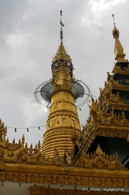 Principio de la estupa Botataung Pagoda, Yangon - Myanmar (Birmania)