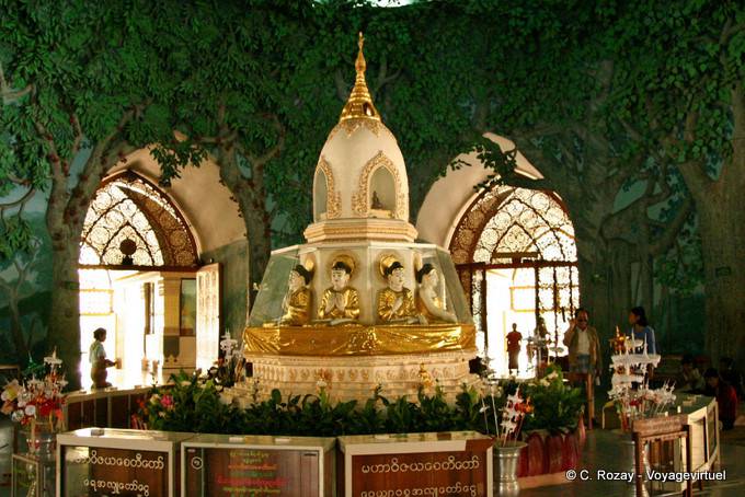 Salón interior de la pagoda de Maha Wizaya, Rangún - Myanmar (Birmania)