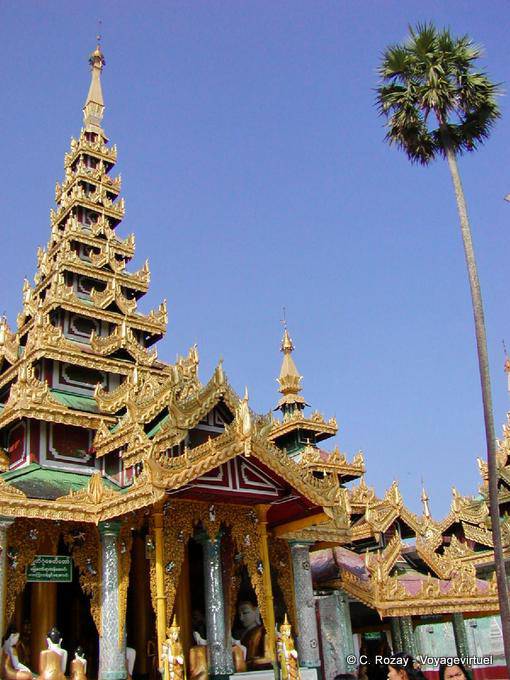 Ejemplo de techo sala pyathat, la huella de Buda, la pagoda de Shwedagon, Rangún - Myanmar (Birmania)