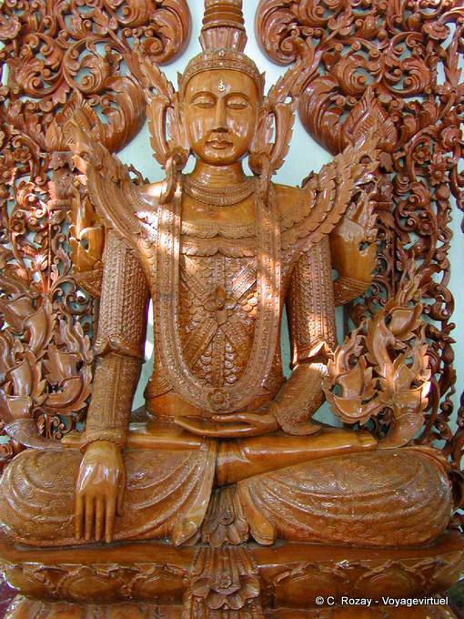 Buda pintado madera preciosa, la pagoda de Shwedagon, Rangún - Myanmar (Birmania)