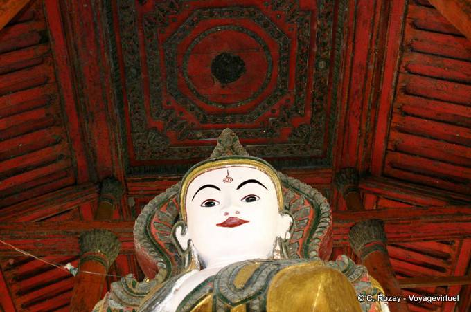 Techo saltando gatos monasterio, Nga Phe Chaung, Lago Inle, Sagar - Myanmar (Birmania)