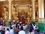 Tazaung cuatro Budas Shwedagon, Yangon, Birmania.