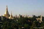 Vista desde nuestro hotel en Yangon, Pagoda Shwedagon, Yangon, Birmania.