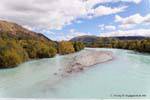 Río glacial, Río Waitaki, Canterbury, Nueva-Zelanda.