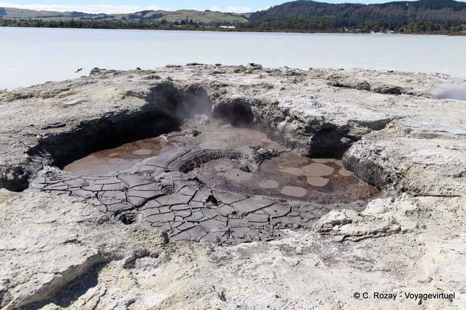 Sulphur Point, volcánica Lago, Rotorua - Nueva-Zelanda