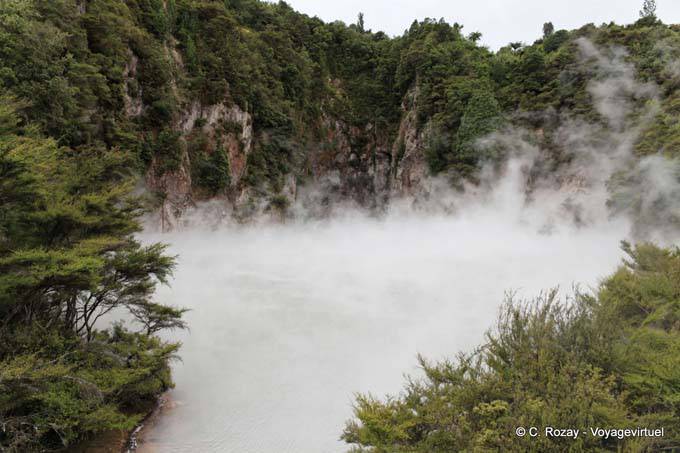 Lago Inferno Crater, Waimangu Volcanic Valley, Rotorua - Nueva-Zelanda