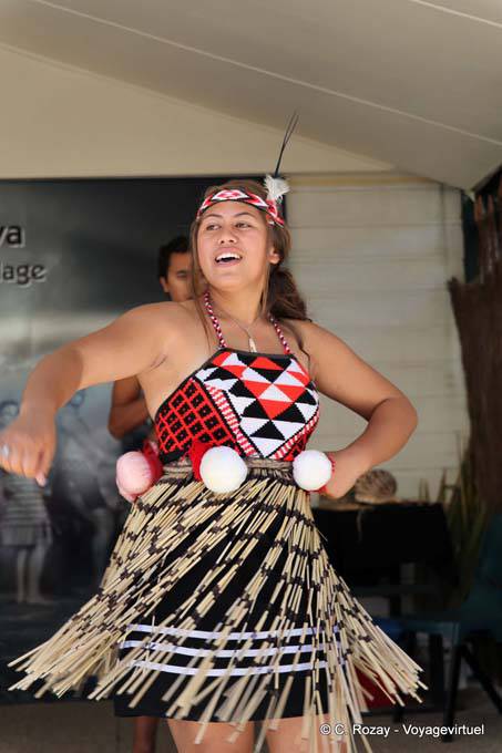 Waiata un ringa, Whakarewarewa maorí espectáculo, Rotorua - Nueva-Zelanda