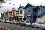A lo largo de Marine Parade, Napier, Casas de Madera, Costa Este, Nueva-Zelanda.