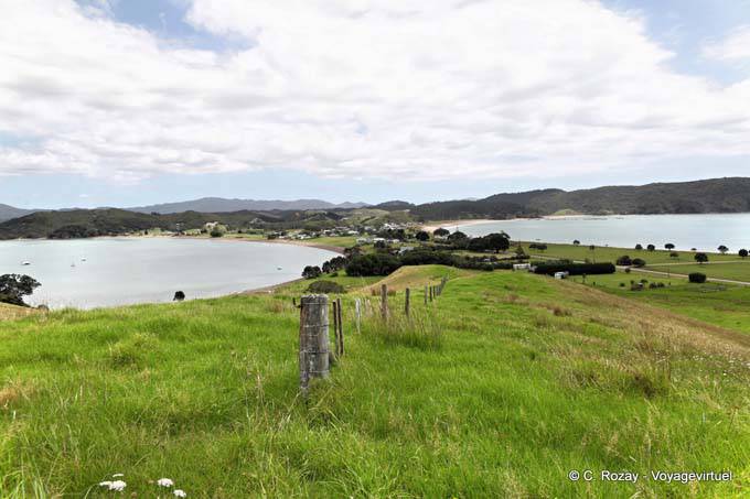 Entre Bahía de Bland y Bahía Tuparehuia - Nueva-Zelanda