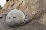 Concreciones septarian, Rocas Moeraki Scenic Reserve, Otago, Nueva-Zelanda.