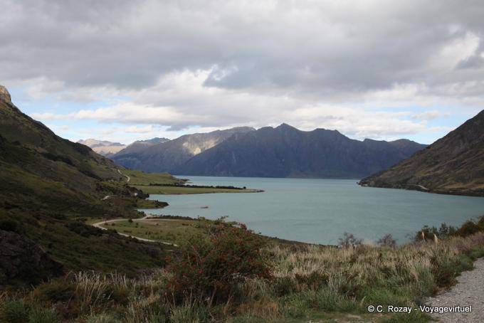 Vista desde la carretera Makarora, Lago Hawea, Southland - Nueva-Zelanda