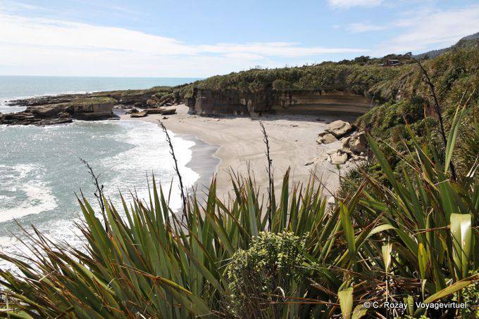 Vista de la playa desde un promontorio costero Paparoa Parque, Truman Track, Costa Occidental - Nueva-Zelanda