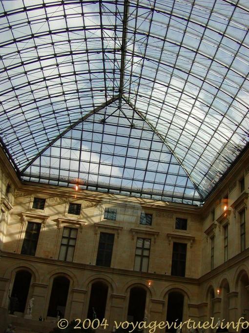 Cristalera de la habitación Puget, El Museo del Louvre, París, Francia