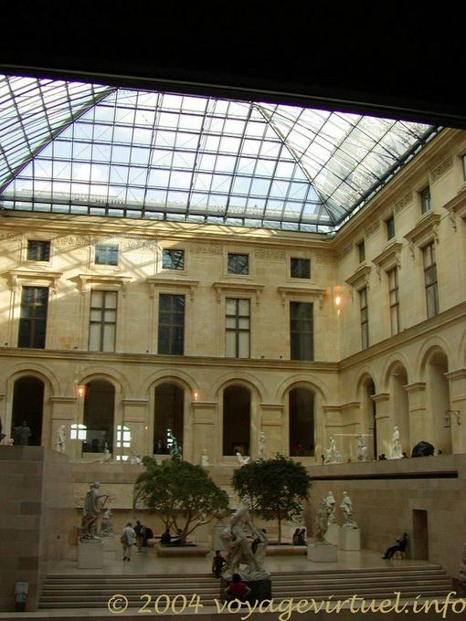Cour Puget, Louvre, París, Francia