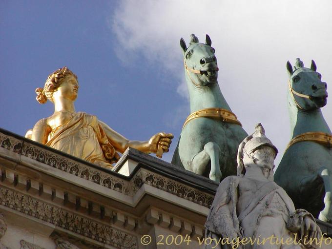 Detalle del Arco de Triunfo del Carrusel, París, Francia