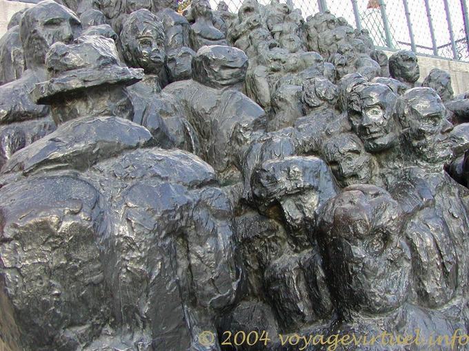 La Multitud, bronce detalle, jardín de las Tullerías, París, Francia