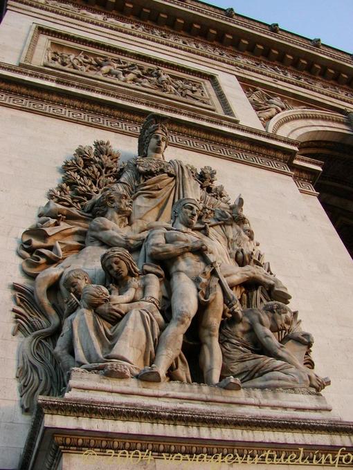 Escultura en el Arco del Triunfo de l'Etoile, París, Francia