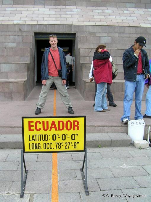 Línea del borde en la línea del ecuador -Ecuador