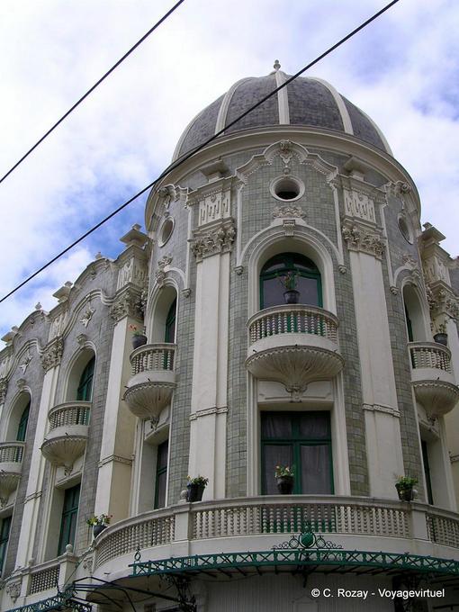 Edificio Art Deco, frente a Plaza Chica Guayaquil, Quito -Ecuador