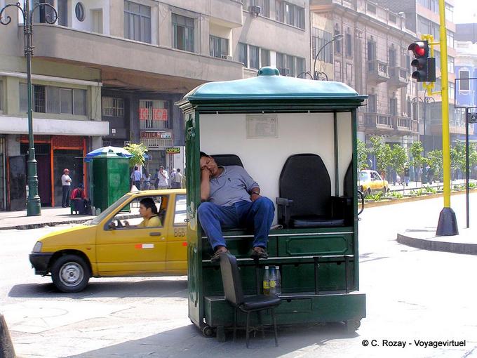 Limpiabotas Nap, Lima -Perú