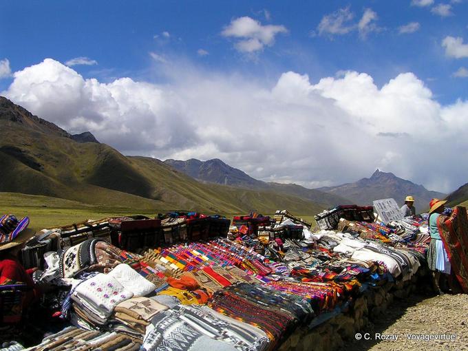 Stall la frontera Puno-Cusco, Raya, El Cóndor Andino -Perú