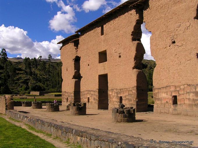 Raqchi Wiracocha Inca ruinas sitio templo -Perú
