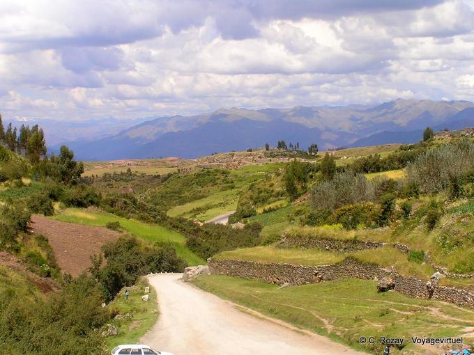 Tambomachay entre Perú y Pukapukara -Perú