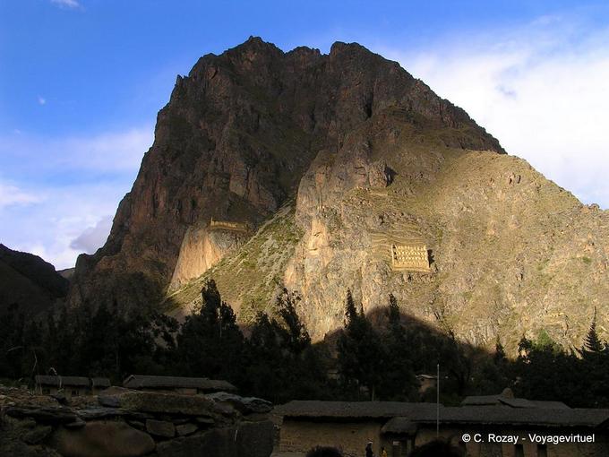 Cerro Tambo entre sombra y sol, Ollantaytambo -Perú