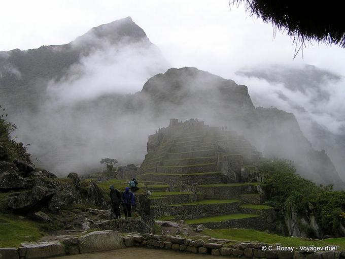 Machu Picchu en las nubes -Perú