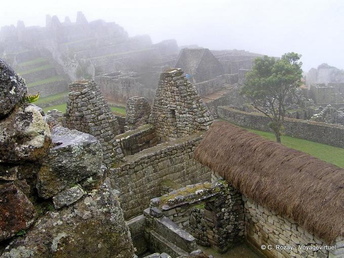 Mists of Machu Picchu desde el Templo del Sol -Perú