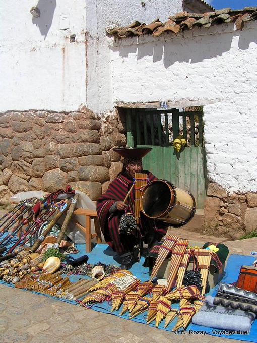 Artisan Inca y los instrumentos musicales andinos, Chinchero -Perú