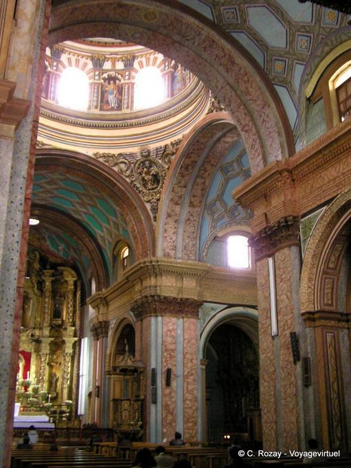 Quito, en el interior de El Monasterio de La Merced -Ecuador